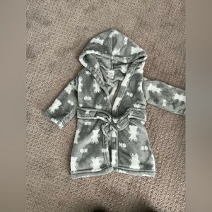 NWOT Grey Infant Teddy Bear Robe